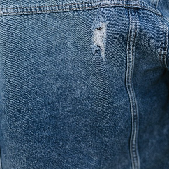 PRICE DROP 🔥HP! Leah Classic Denim Jacket with Raw Hem - Picture 8 of 11